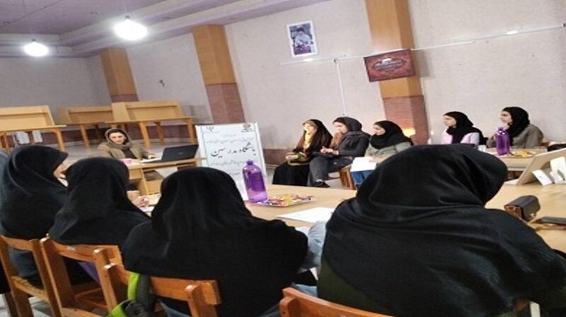 برنامههای متنوع فرهنگی آخرین ماه پاییز در شهرستان رودسر