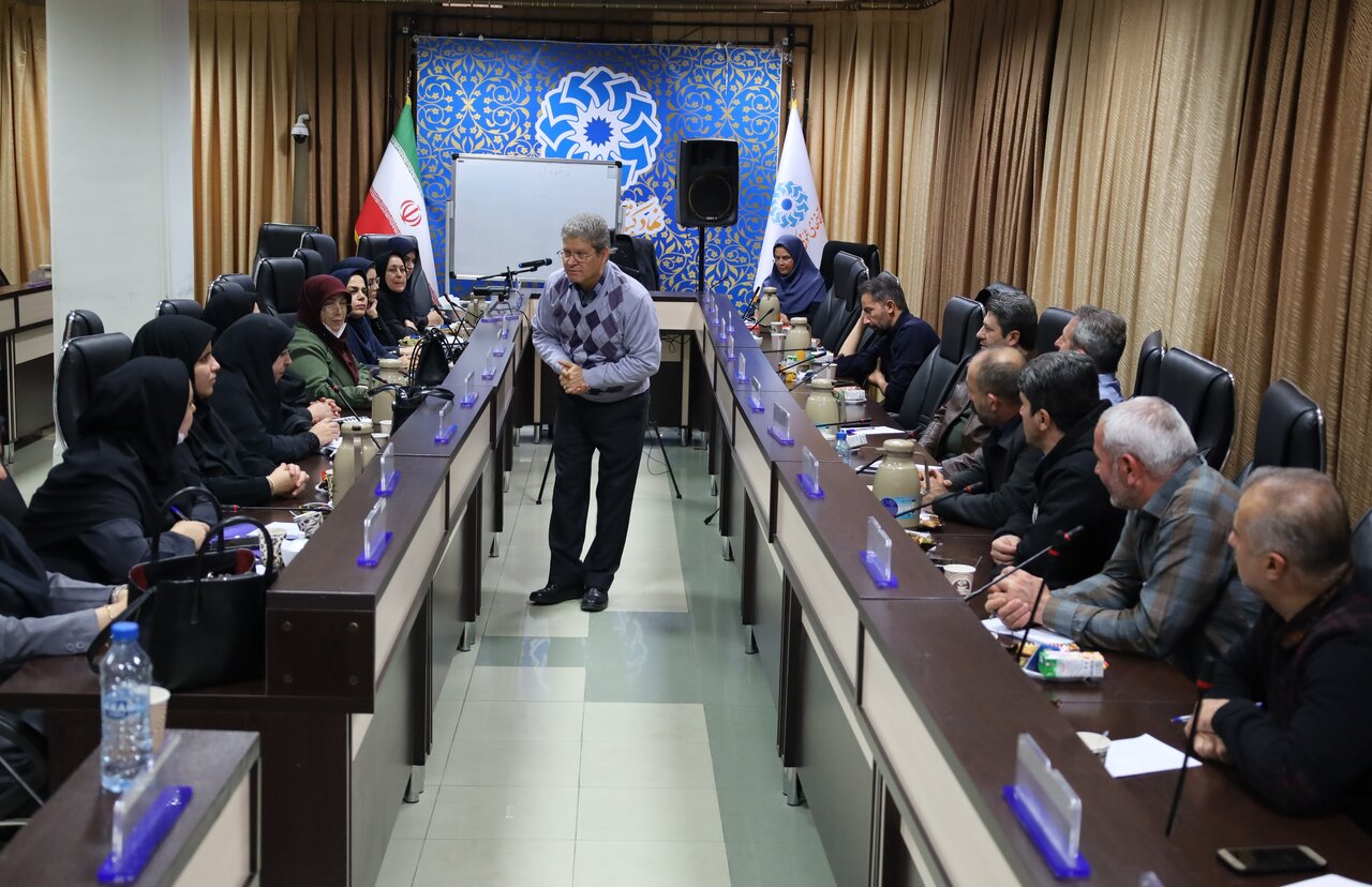 دوره آموزشی «برقراری ارتباط موثر با محیط و دیگران» در آذربایجان‌ غربی برگزار شد