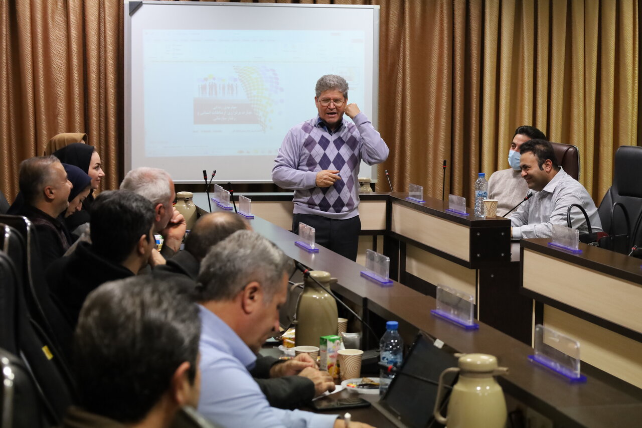 دوره آموزشی «برقراری ارتباط موثر با محیط و دیگران» در آذربایجان‌ غربی برگزار شد