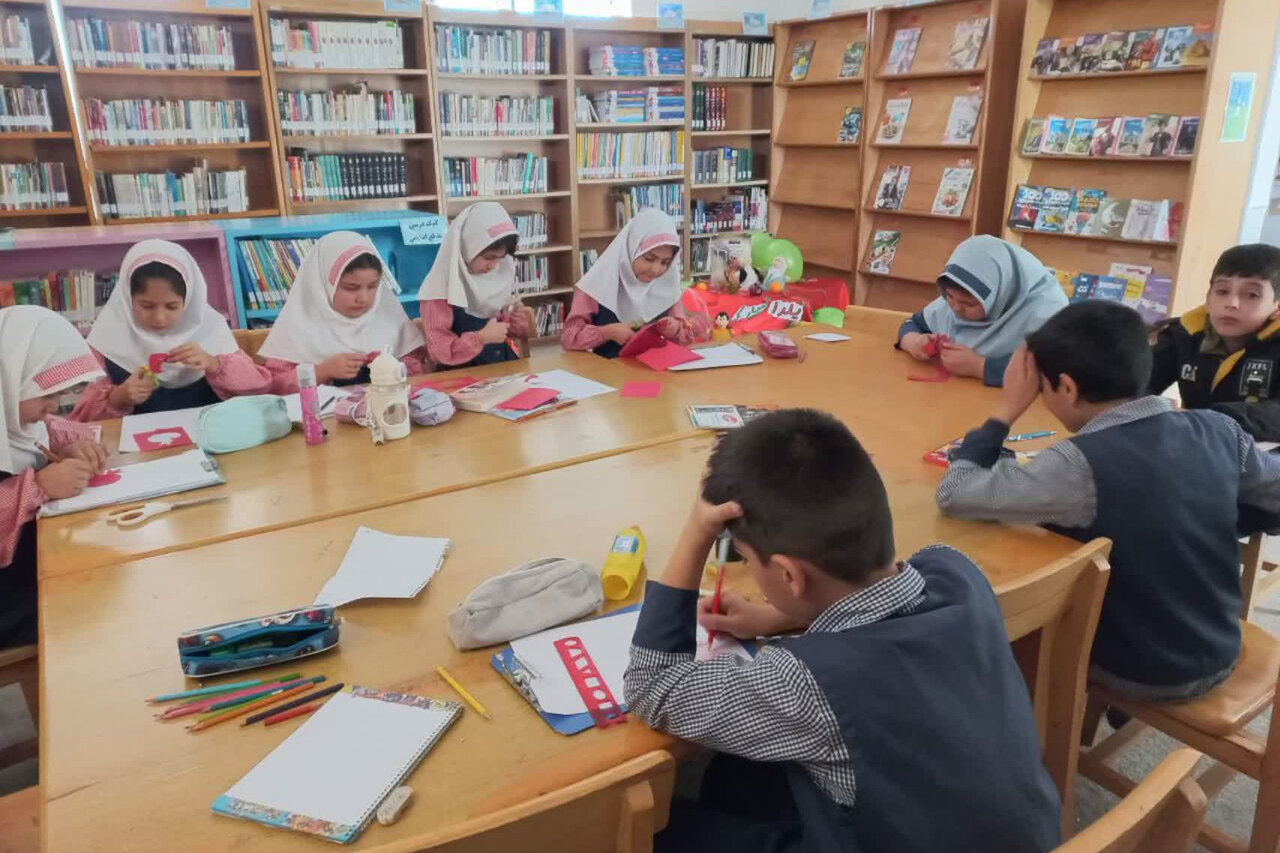 شور مطالعه و همنشینی نسلها در کتابخانههای عمومی استان مرکزی