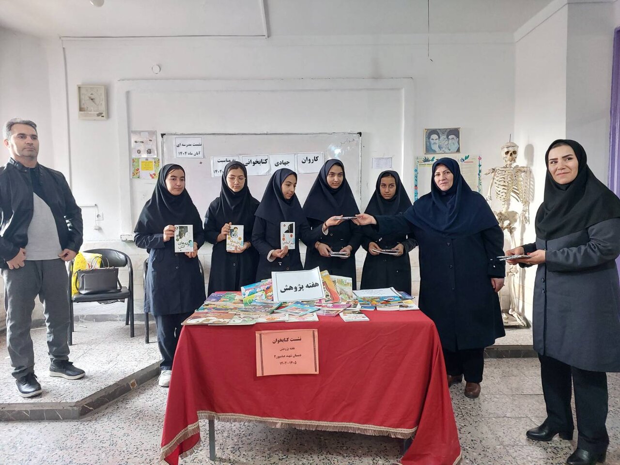 حضور کتابداران کتابخانههای عمومی شهرستان میاندوآب در مناطق کمبرخوردار