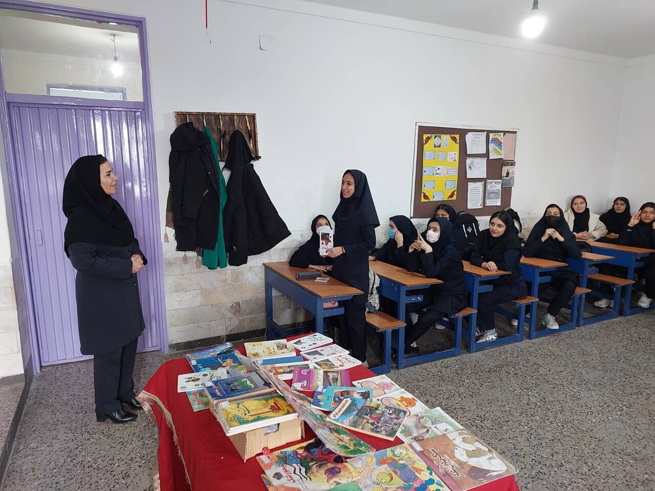 حضور کتابداران کتابخانه‌های عمومی شهرستان میاندوآب در مناطق کم‌برخوردار