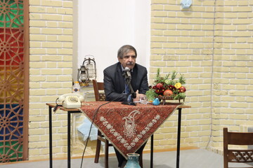 «یلدایِ حافظ» شاعران و دوستداران ادب فارسی کتابخانه حضرت زهرا(س) را گردهم آورد