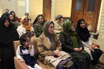 «یلدایِ حافظ» شاعران و دوستداران ادب فارسی کتابخانه حضرت زهرا(س) را گردهم آورد