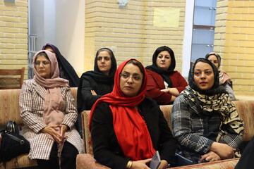 «یلدایِ حافظ» شاعران و دوستداران ادب فارسی کتابخانه حضرت زهرا(س) را گردهم آورد