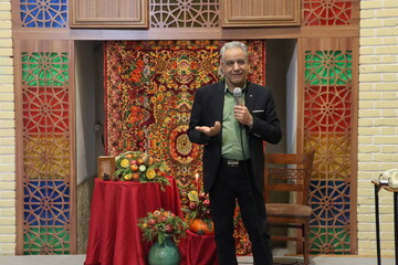 «یلدایِ حافظ» شاعران و دوستداران ادب فارسی کتابخانه حضرت زهرا(س) را گردهم آورد