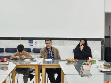 به مناسبت شب یلدا، بلندترین شب سال، محفل ادبی ویژه‌ای در کتابخانه عطایی شهرستان بهاباد برگزار شد