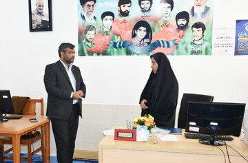 بازدید مدیرکل کتابخانه های عمومی فارس از کتابخانه های مهر