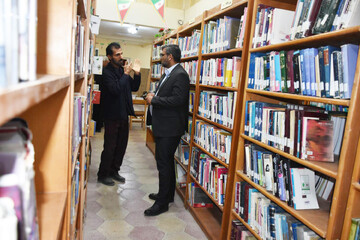 بازدید مدیرکل کتابخانه های عمومی فارس از کتابخانه های مهر