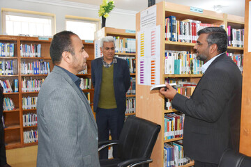 بازدید مدیرکل کتابخانه های عمومی فارس از کتابخانه های مهر