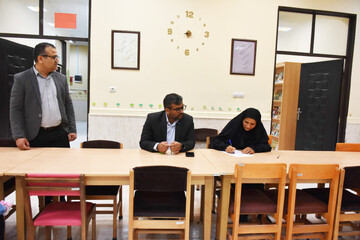 بازدید مدیرکل کتابخانه های عمومی فارس از کتابخانه های مهر