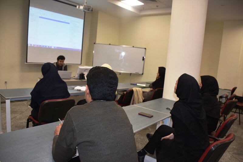 برگزاری کارگاه زوترو و پژوهیار در کتابخانه مرکزی امام خمینی(ره) مشهد