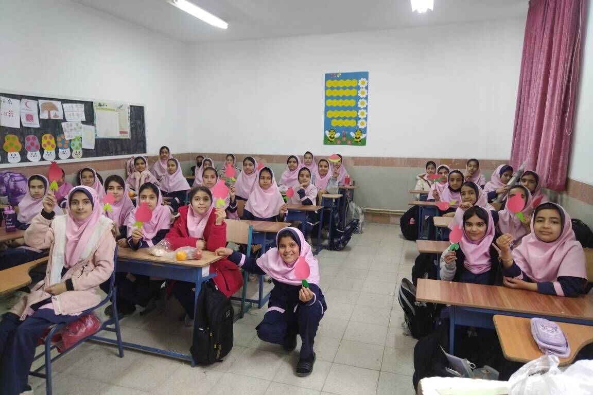 یلدا با عطر کتاب؛ پیوند سنتهای ایرانی با فرهنگ مطالعه در کتابخانههای عمومی خراسان رضوی