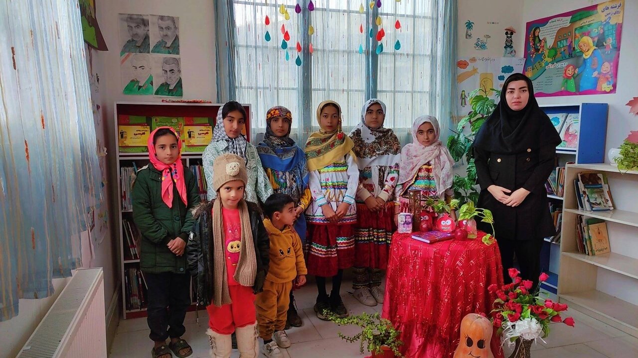 از تفأل به حافظ تا شاهنامهخوانی با طعم انار و شور کتابداران