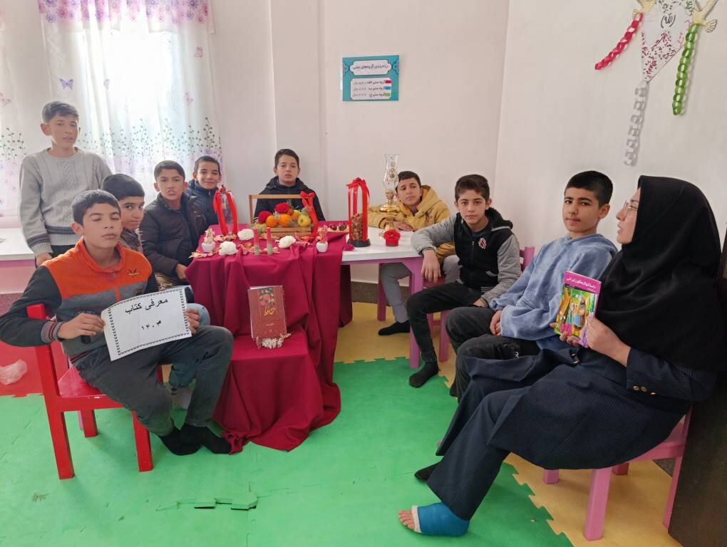 از تفأل به حافظ تا شاهنامهخوانی با طعم انار و شور کتابداران