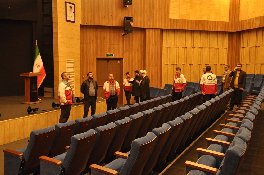 مدیرعامل جمعیت هلال احمر استان گیلان از کتابخانه مرکزی رشت بازدید کرد