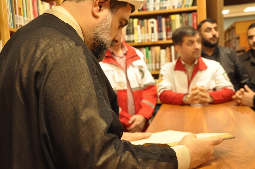مدیرعامل جمعیت هلال احمر استان گیلان از کتابخانه مرکزی رشت بازدید کرد