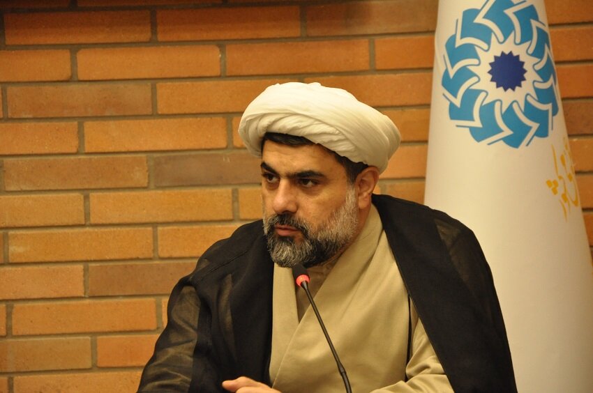 مدیرعامل جمعیت هلال احمر استان گیلان از کتابخانه مرکزی رشت بازدید کرد