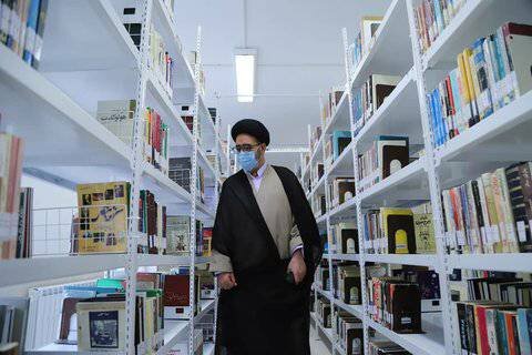 کتابخانه شخصی شهید آیتالله آل هاشم به کتابخانه مرکزی تبریز اهدا شد