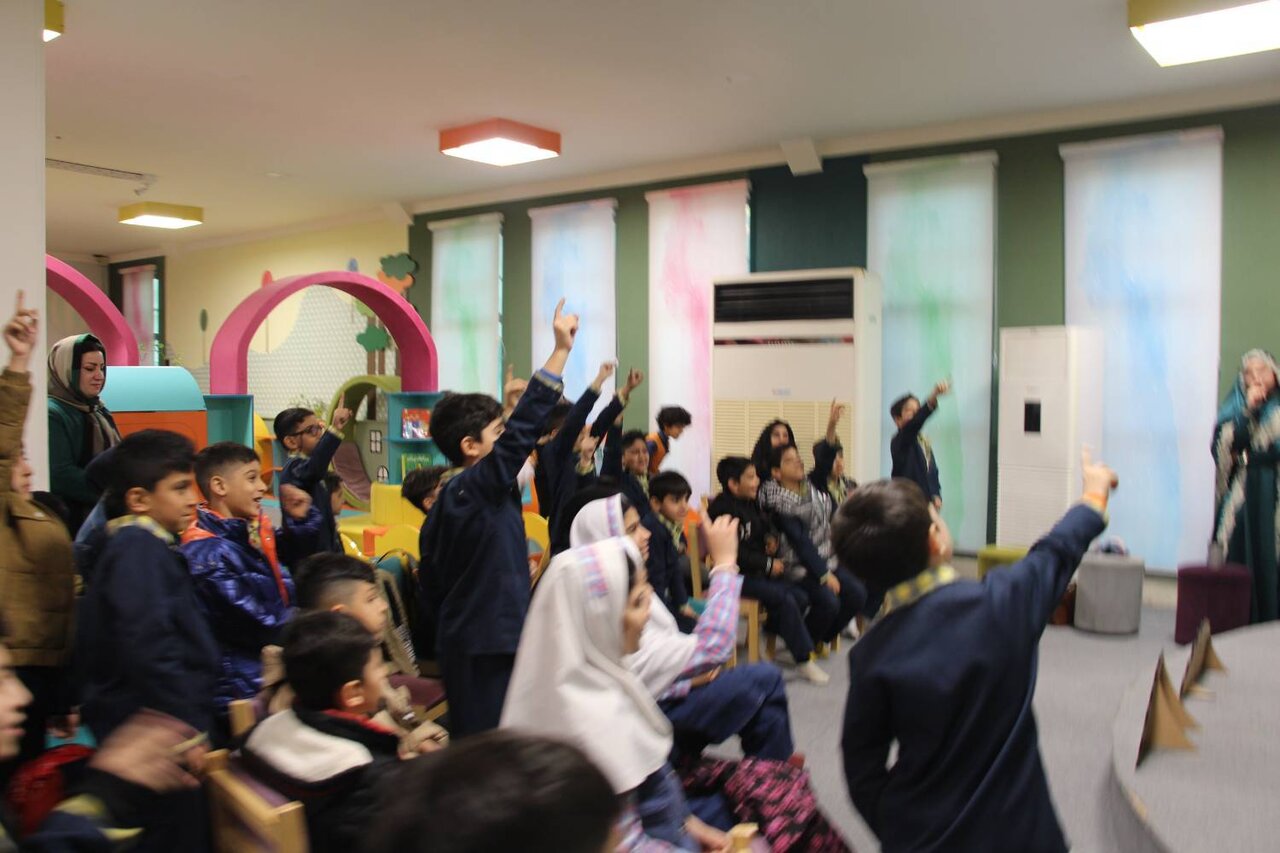 یلداخوانی در کتابخانه‌های عمومی گلستان