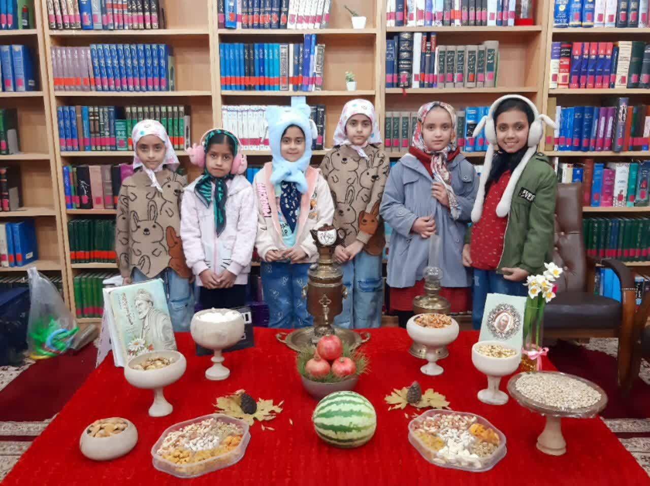 از شاهنامهخوانی تا کاردستی: کتابخانههای عمومی کرمان میزبان یلدای رنگارنگ کودکان شدند