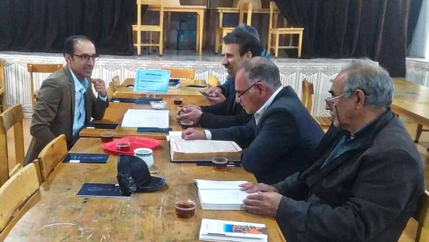 پیوند ادیان الهی و حماسه ملی؛ بررسی «شاهنامه و احترام به ادیان» در کتابخانه دلفان