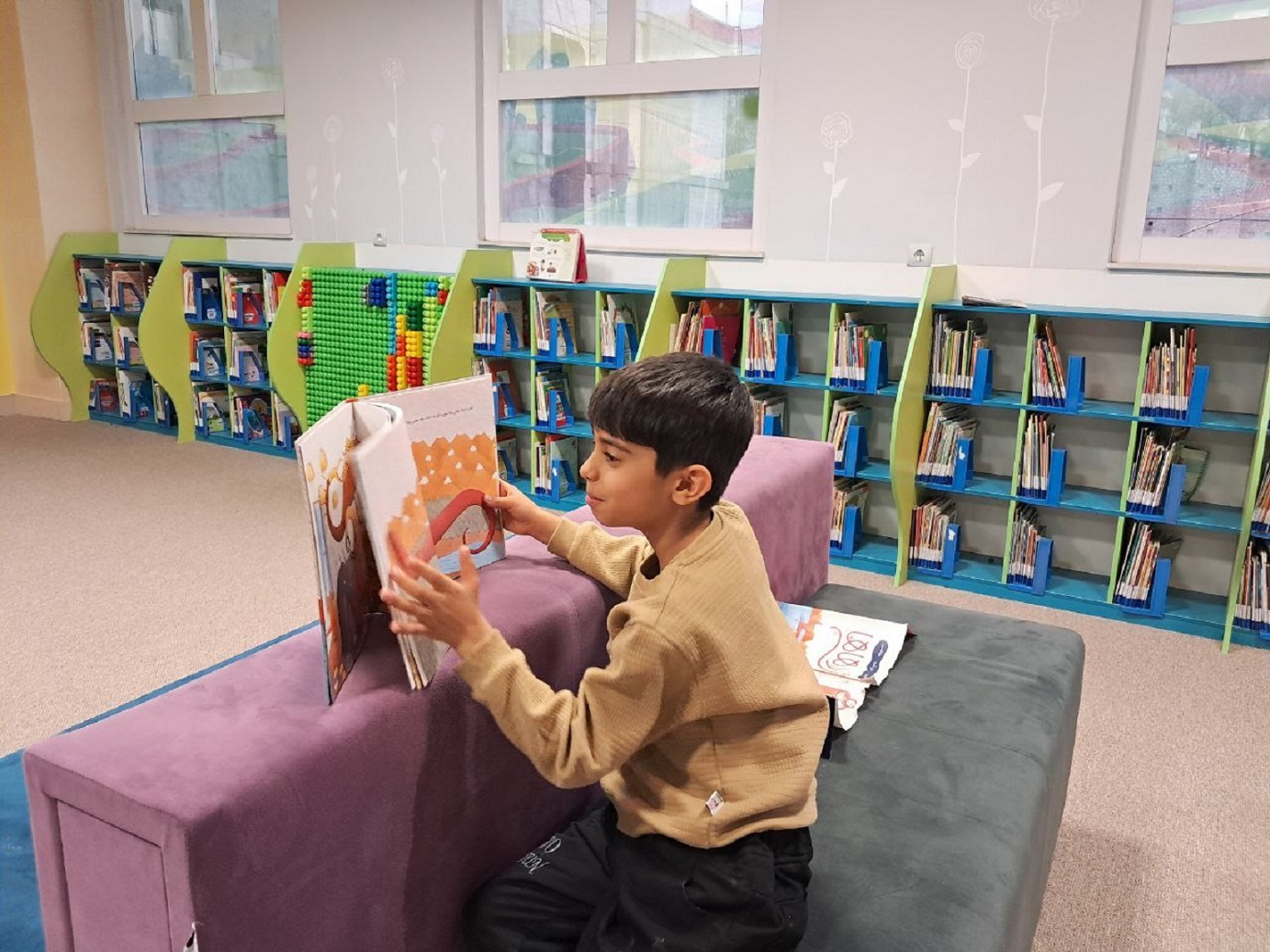 از نوزادی تا مدرسه؛ کتابخانههای عمومی مسیر زندگی کودک کتابخوان مریوانی را شکل دادند