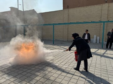 آموزش اطفای حریق به کارکنان؛ گامی مهم در افزایش آمادگی کتابخانه‌های عمومی یزد