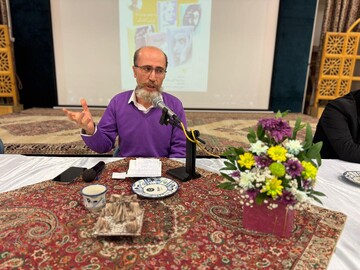 رونمایی از پنج اثر شاخص شعر فارسی به زبان کردی در یزد