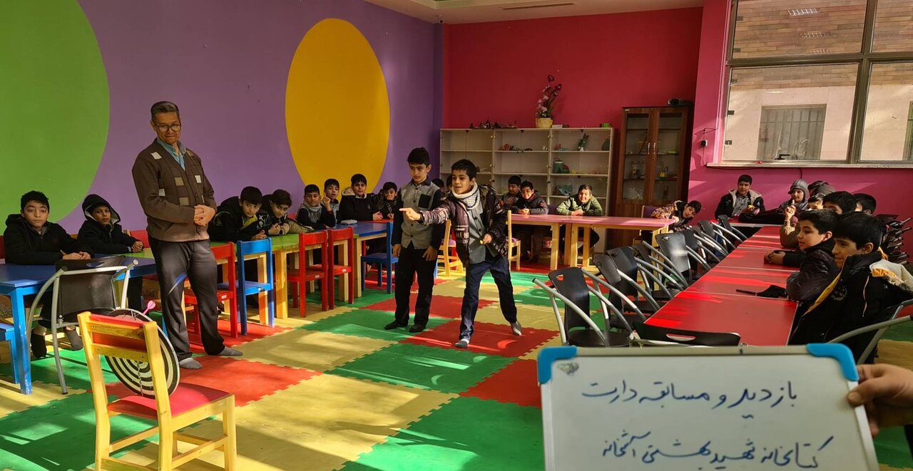 دانش‌آموزان مدرسه «معلم» روزی متفاوت را در کتابخانه شهید بهشتی آشخانه رقم زدند