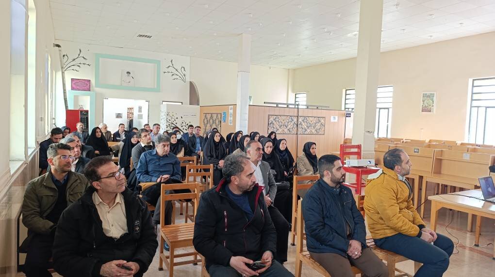 برگزاری دوره جامع اطفای حریق ویژه کتابداران و کارکنان کتابخانههای عمومی لرستان