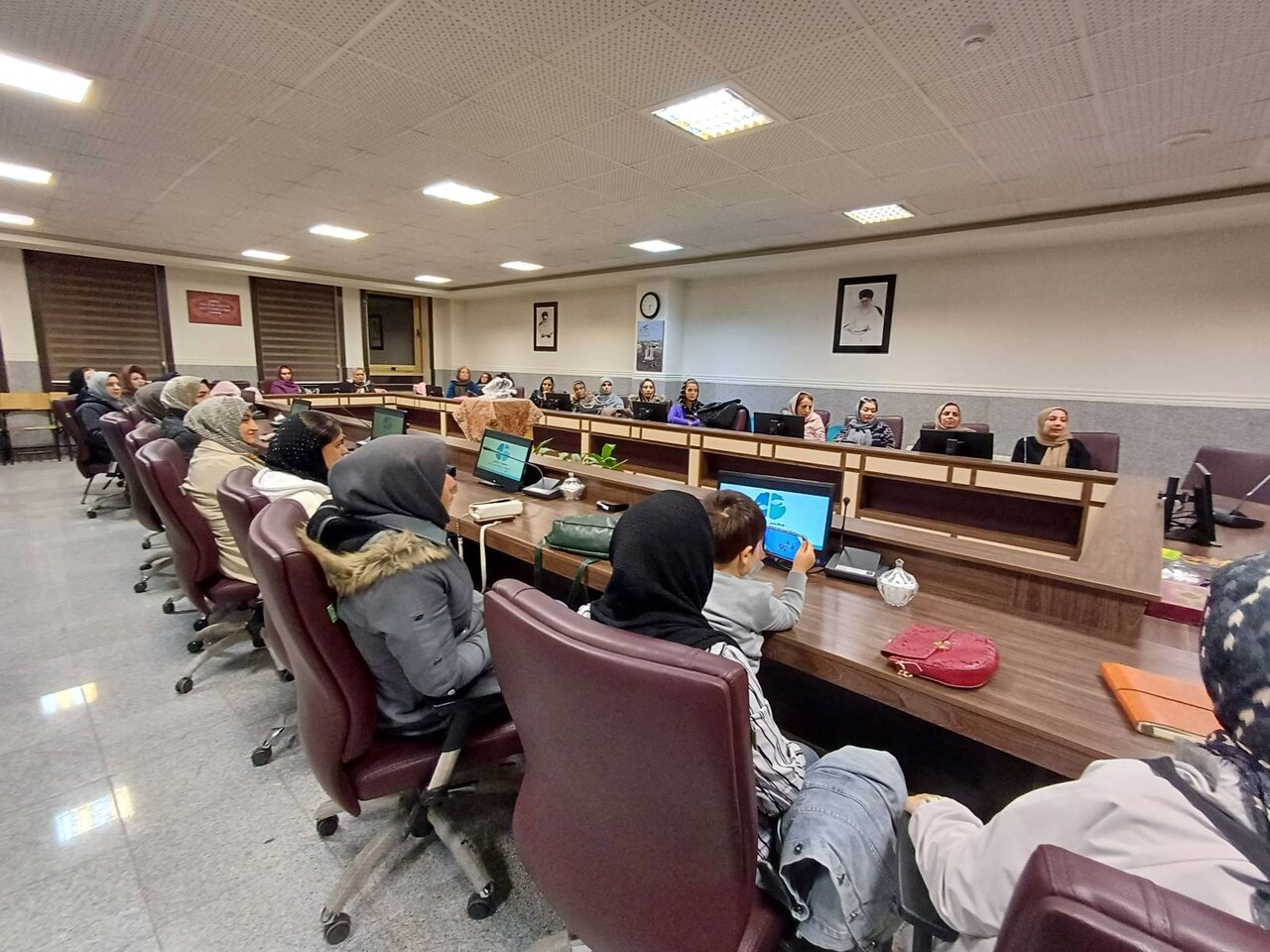 کارگاه «خانواده و پرورش نسل آینده» در کتابخانه سیدافضل موسوی زنجان برگزار شد