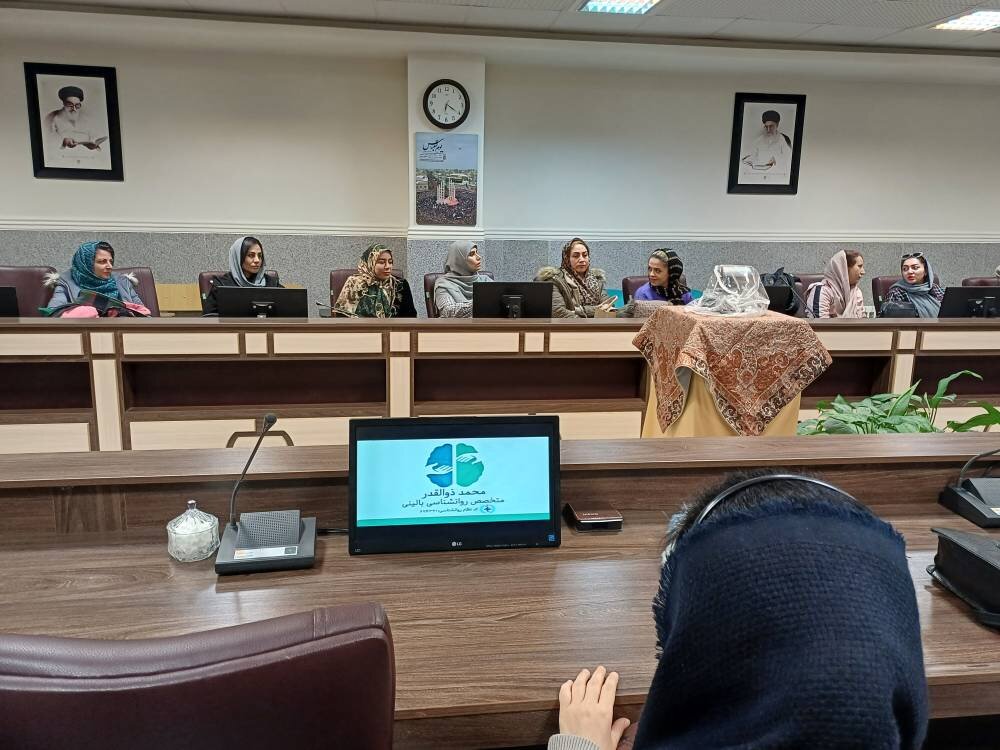 کارگاه «خانواده و پرورش نسل آینده» در کتابخانه سیدافضل موسوی زنجان برگزار شد