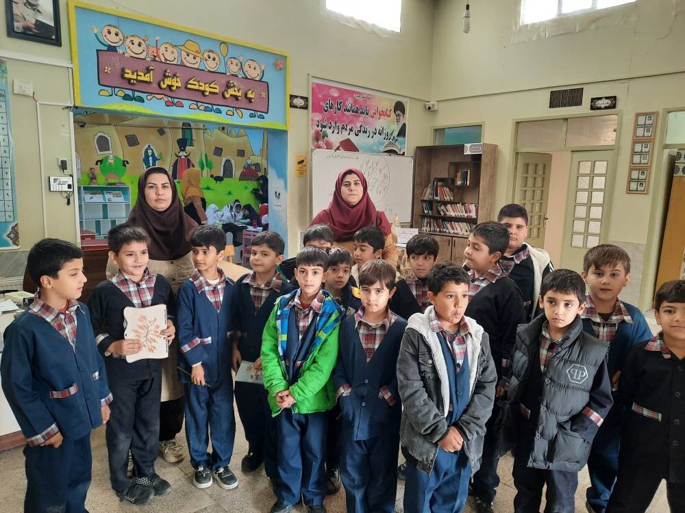 برگزاری برنامههای فرهنگی و ادبی با مشارکت مدارس در کتابخانه عمومی شهید هاشمینژاد بیدخت شهرستان گناباد