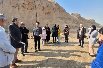 یک روز به یاد ماندنی در قلعه تاریخی ایرج با حضور اعضای شاهنامه خوان کتابخانه