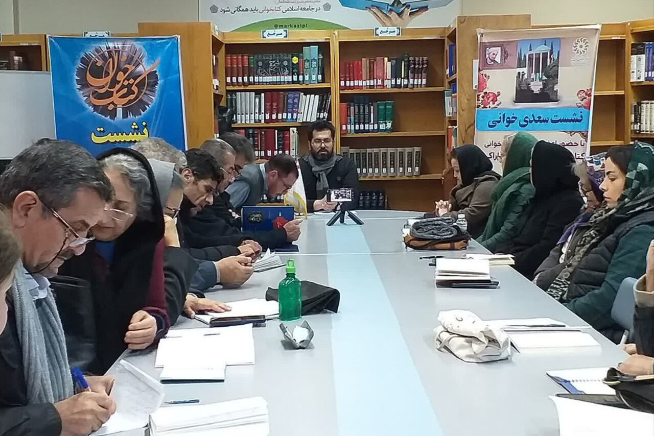 گرمای کتابخوانی در زمستان به همت کتابداران استان مرکزی