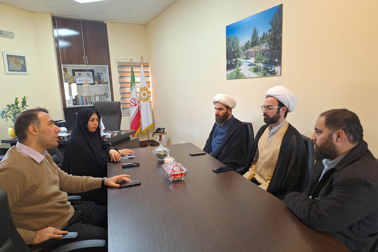 کتابخانه حوزه علمیه ایلام با بهرهگیری از ظرفیت کتابداران استان ساماندهی میشود