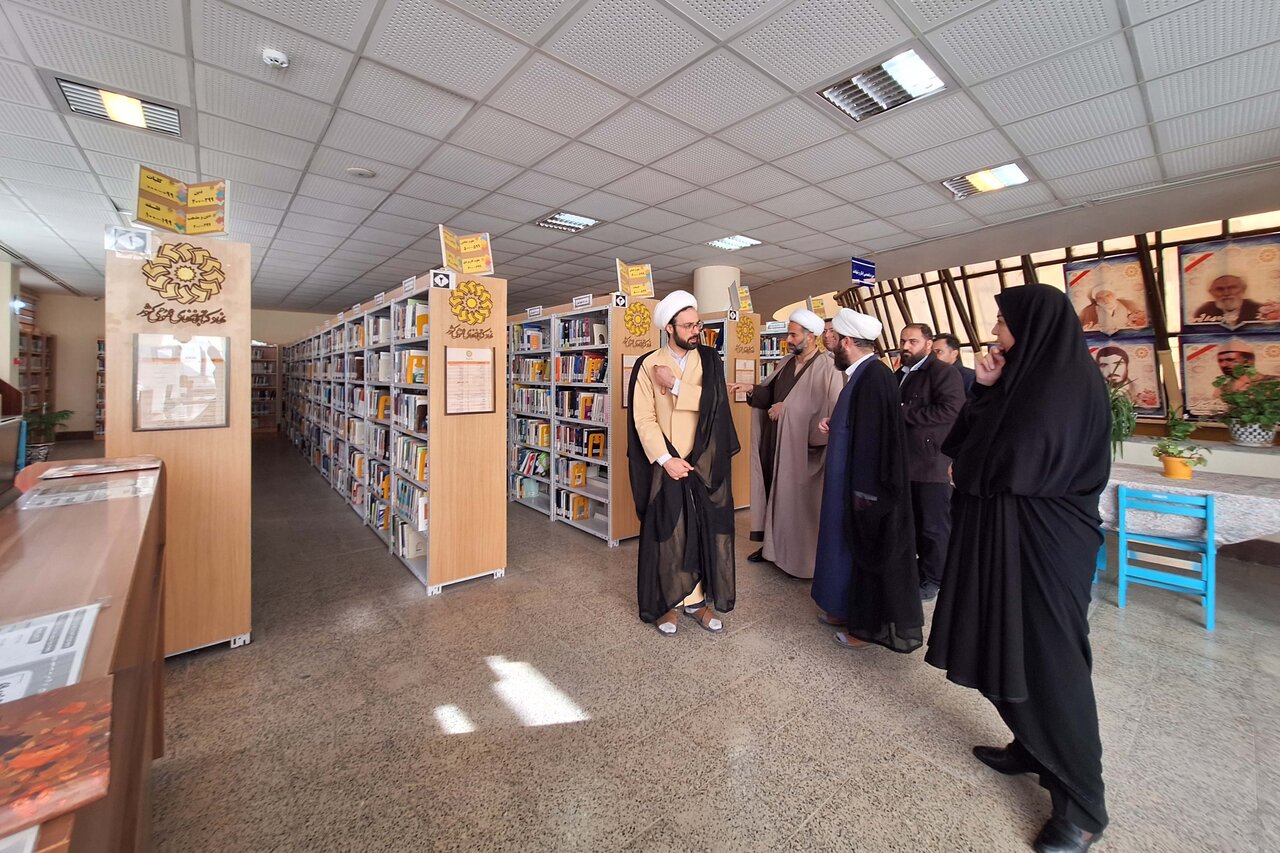 کتابخانه حوزه علمیه ایلام با بهرهگیری از ظرفیت کتابداران استان ساماندهی میشود