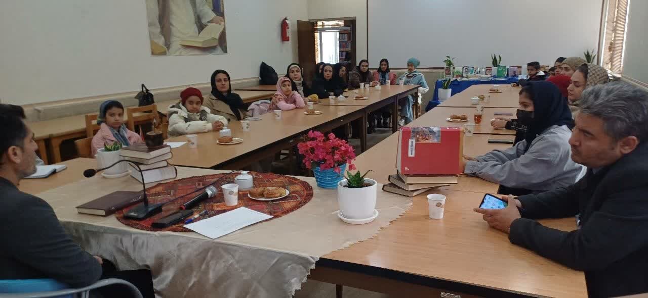 اولین جلسه خوانش شاهنامه در کتابخانه پانزده خرداد شهرستان پیشوا