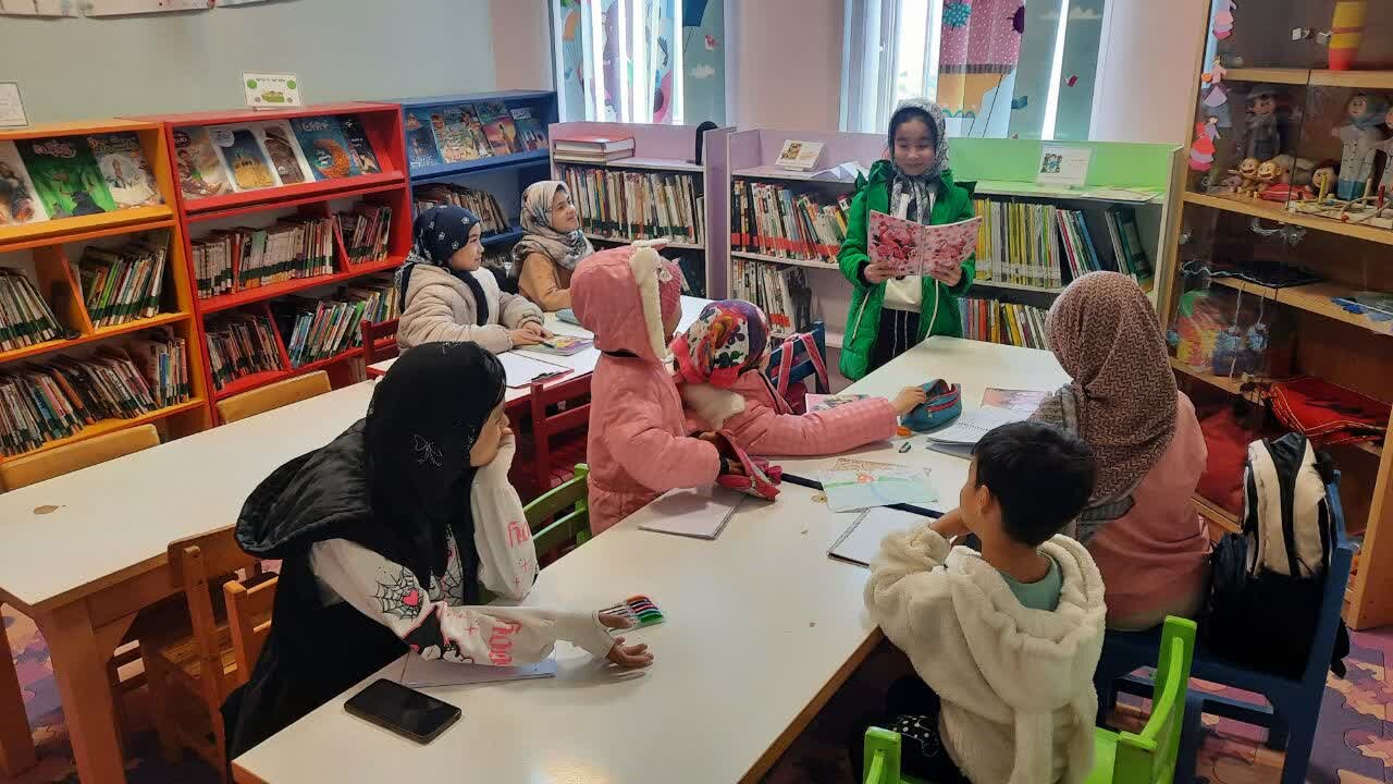 کارگاه نقاشی و رنگآمیزی در کتابخانه فردوسی شهرستان پیشوا