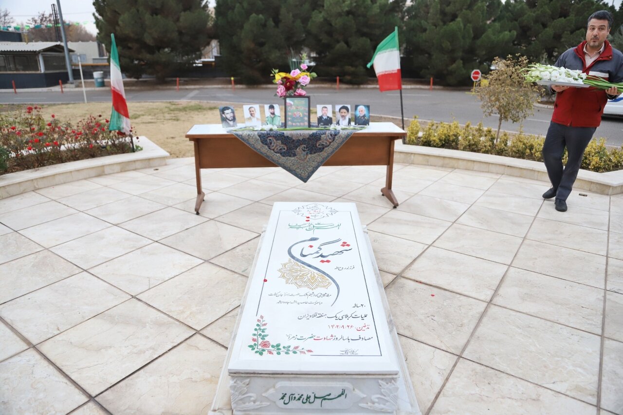 حضور دبیرکل نهاد بر مزار شهید گمنام در قزوین