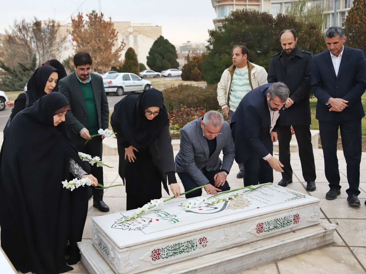 حضور دبیرکل نهاد بر مزار شهید گمنام در قزوین