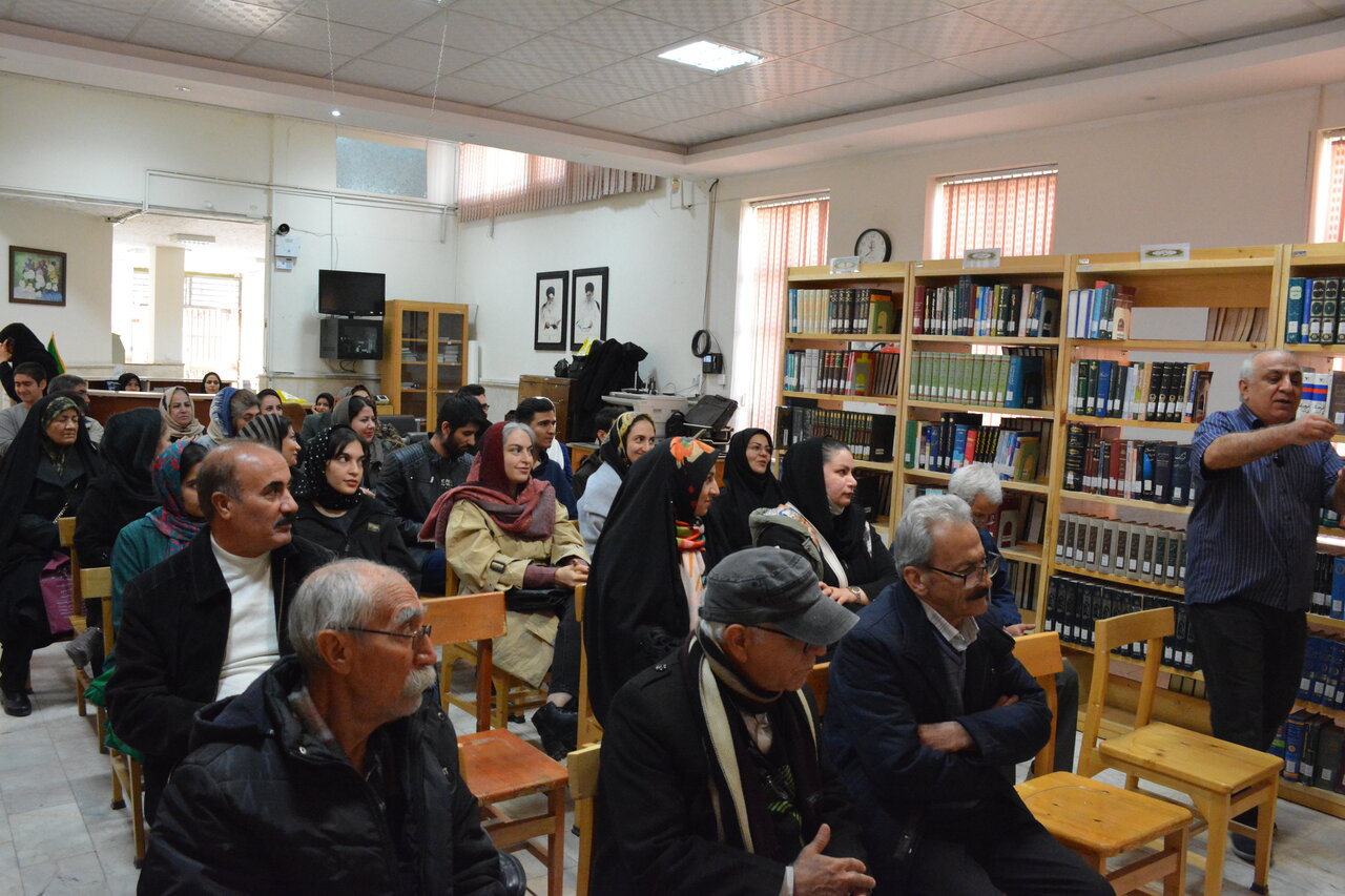 اجرای طرح جامع «کتابخانه برای همه» با رویکرد محلهمحور در کرمانشاه