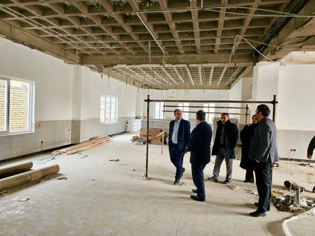 بازدید از کتابخانه شریف آباد