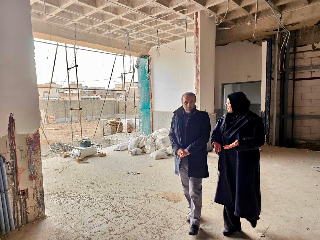 بازدید از کتابخانه شریف آباد