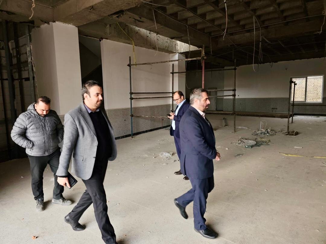 بازدید از کتابخانه شریف آباد