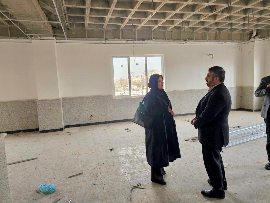 بازدید از کتابخانه شریف آباد