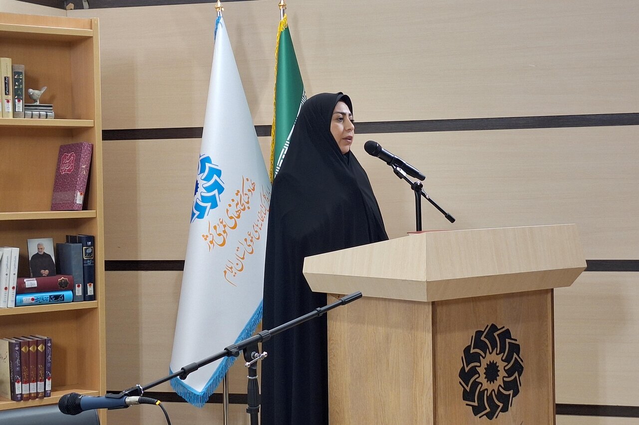 آئین رونمایی از کتاب «هەگ شاعرم ئەنارم» برگزار شد