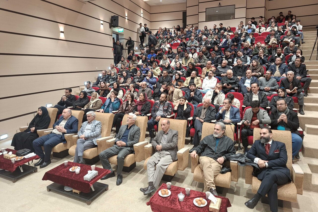 آئین رونمایی از کتاب «هەگ شاعرم ئەنارم» برگزار شد