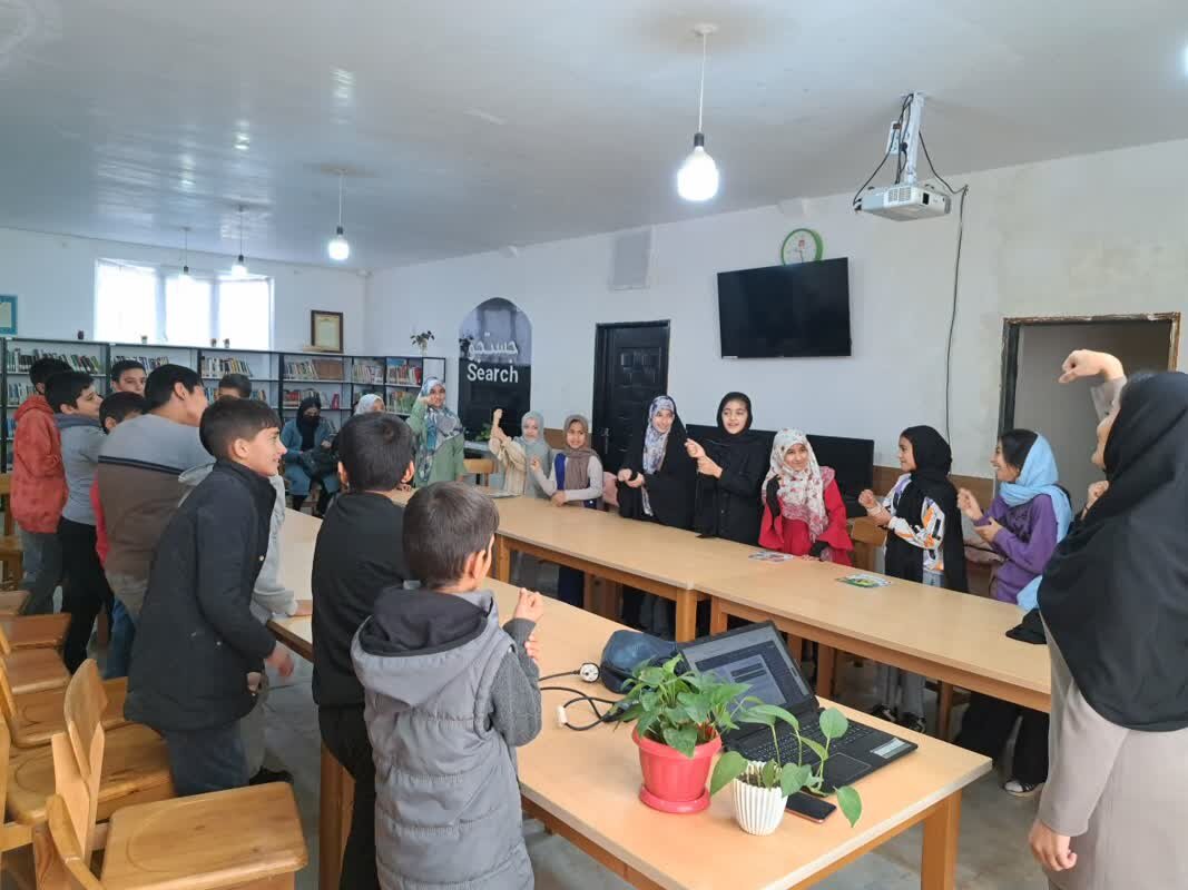 کارگاه مهارت اجتماعی «خودآگاهی» در کتابخانه عمومی شهدای ابویسان شهرستان جغتای